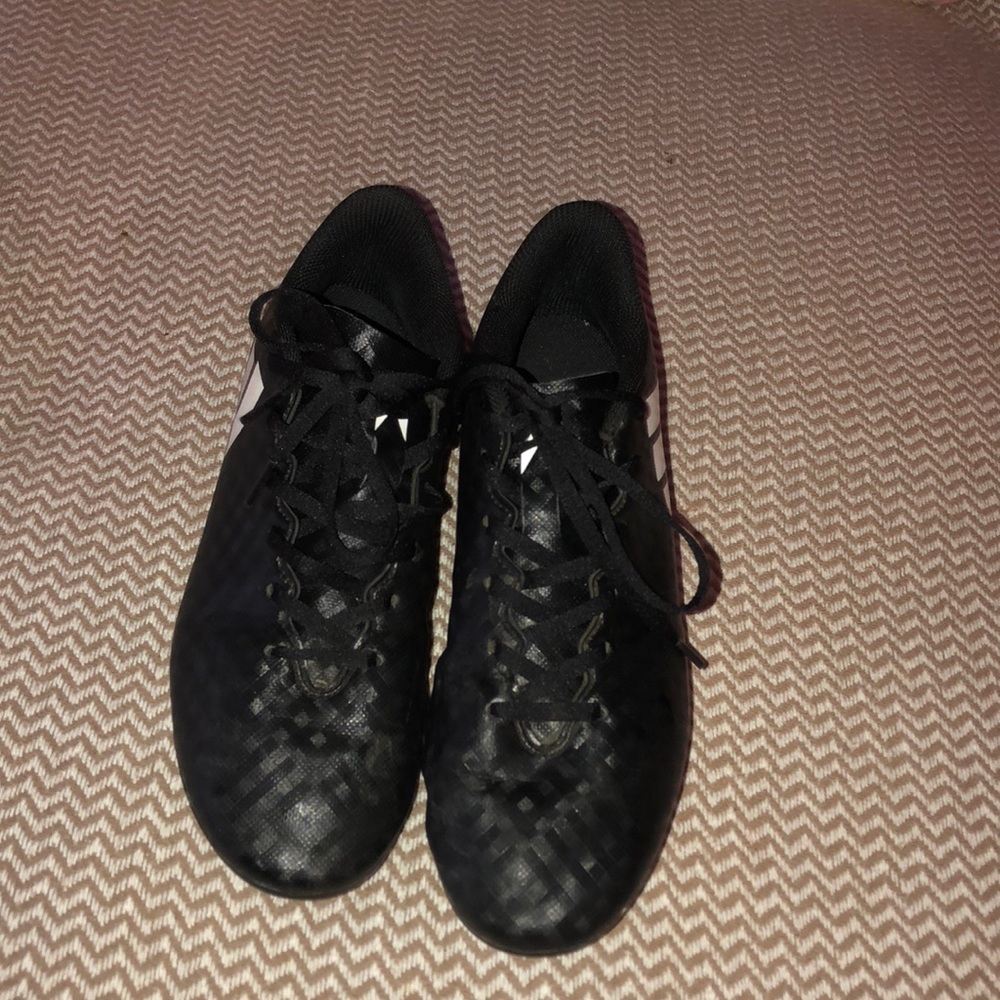 Soccer shoes